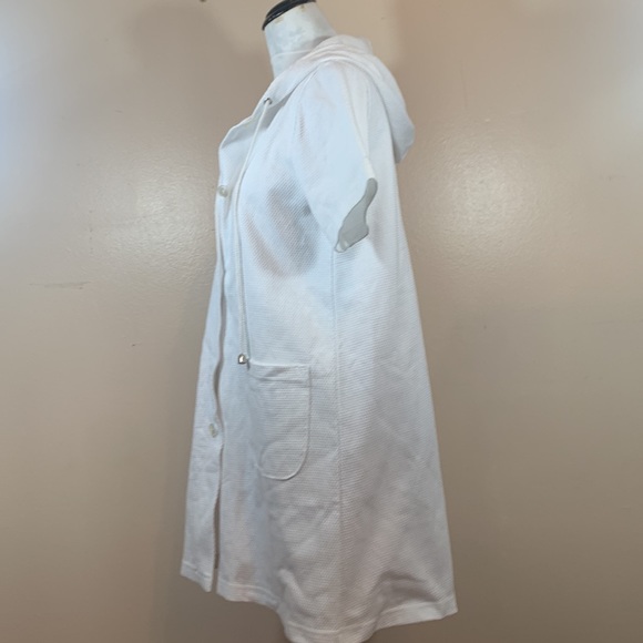 Jordan Taylor Beach White Hooded Cotton Blend Button Down Short Sleeve Coverup - Picture 4 of 11